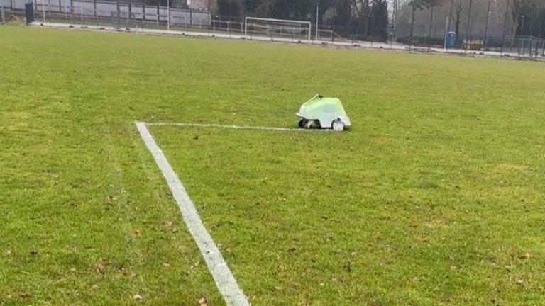Spielbereit auf Knopfdruck – Roboter für den FC Oeding