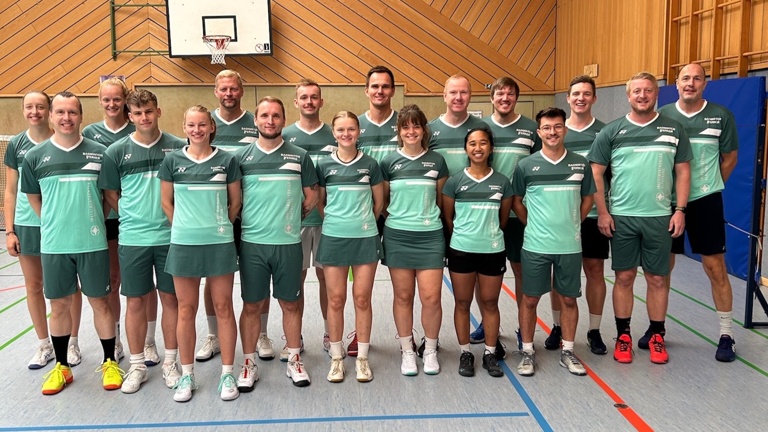 Ballgeld für die Badminton-Abteilung des TV Metjendorf