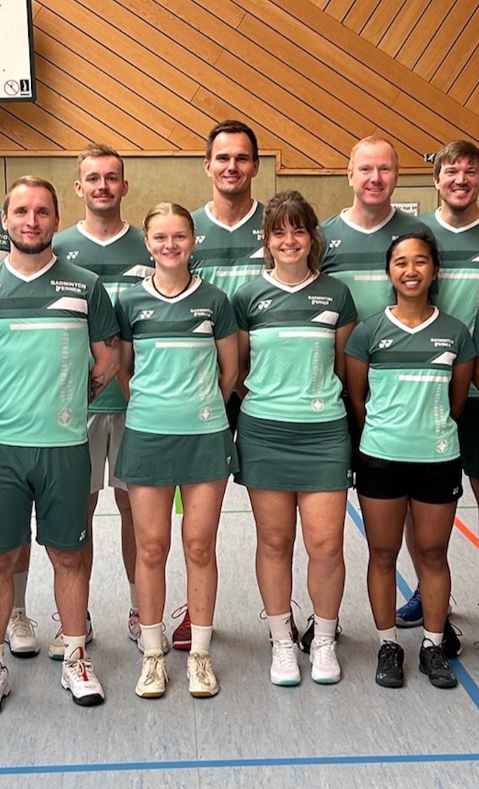 Ballgeld für die Badminton-Abteilung des TV Metjendorf