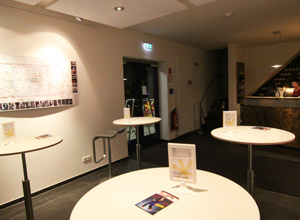 Bildschirm für das Foyer der Burg-Lichtspiele