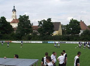 Gepflegter Rasen & neue Tore