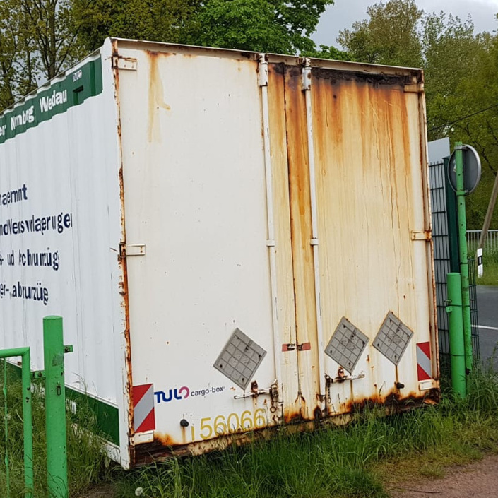 Farbliche Gestaltung einer Wechselbrücke