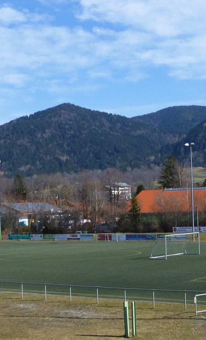 Neubau eines Kunstrasenfußballplatzes
