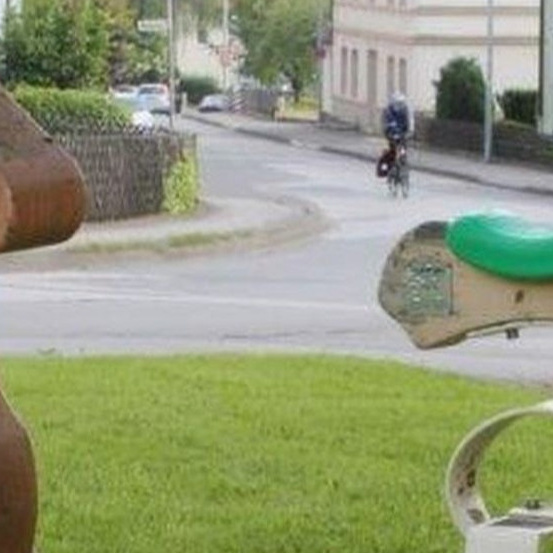 Neue Spielgeräte am Hüingser Dorfplatz