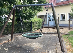 Umbau einer Vogelnestschaukel zu einer Doppelschaukel