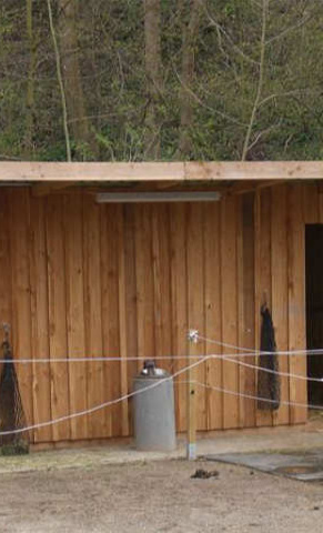 Sanierung von Pferdeboxen