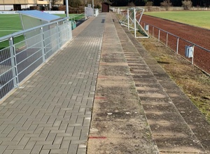 Jetzt ist die Tribüne dran