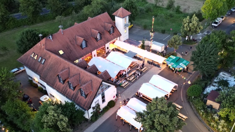 Erneuerung und Modernisierung des Festmobiliars