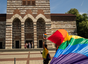 Die größte Regenbogenfahne Deutschlands