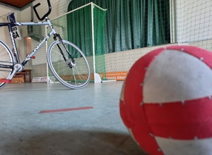 Erneuerung des Hallenbodens der Soli Bischberg (Radball)