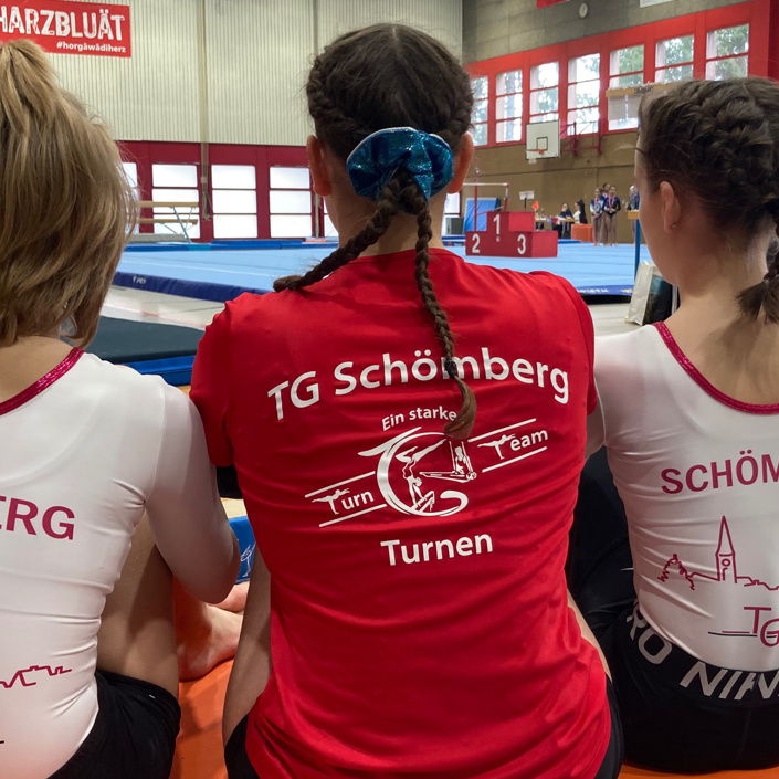 Beschaffung neuer Turnanzüge Liga Turnabteilung Schömberg