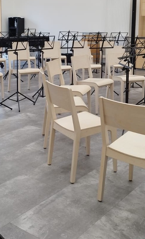 Neue Notenständer für die Musiker der Musikkapelle Gebrazhofen