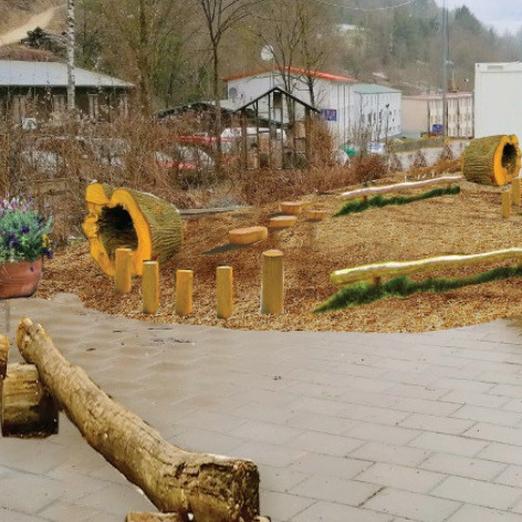 Spielecke Schulhof Waldorfschule Geislingen