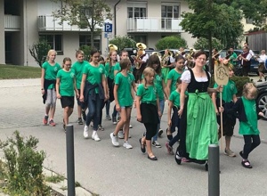Dirndl & Westen für die Scheebrunner Jungbläser