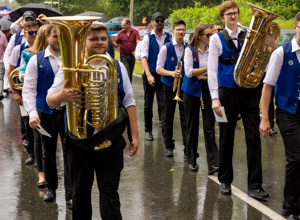Lasst uns nicht im Regen stehen... Regenjacken für unseren Musikverein