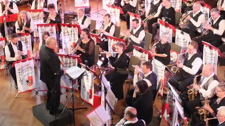 Unser Orchester braucht neue Kleidung  - die zweite Runde