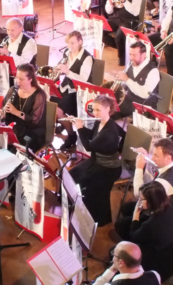 Unser Orchester braucht neue Kleidung  - die zweite Runde