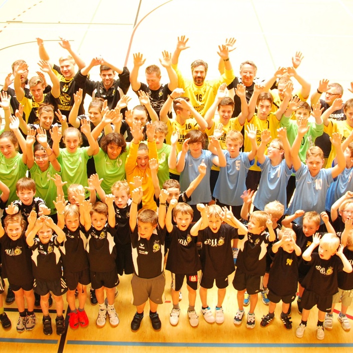 Einheitliches Outfit - Trainingsanzüge Handball Neckargemünd