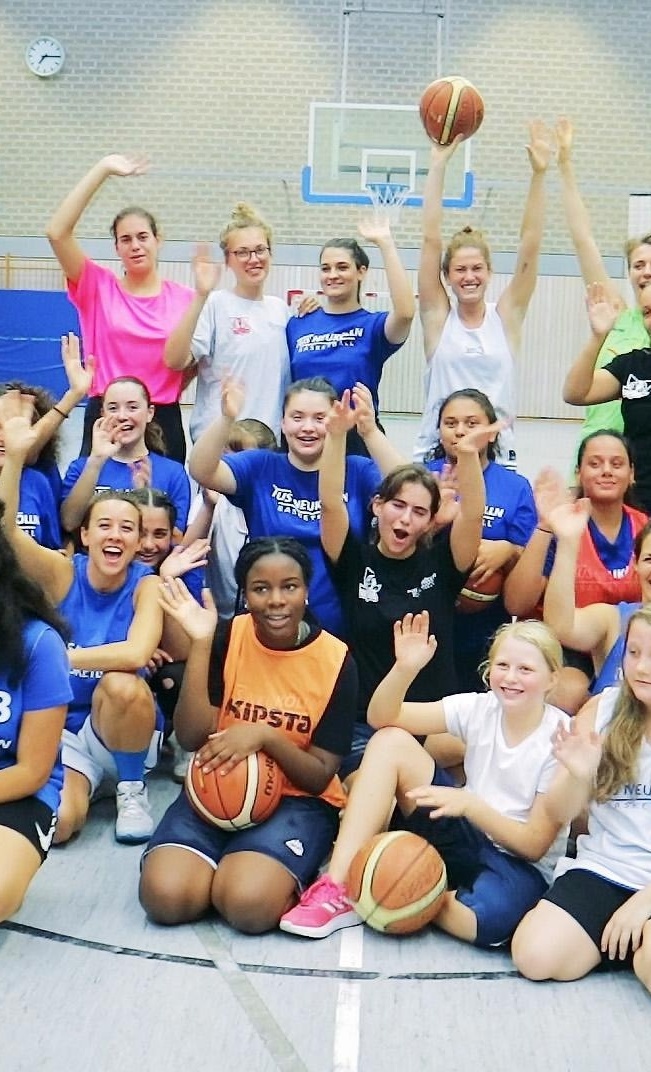 SAME COURT, SAME CHANCES. Invest in Neukölln girls.
