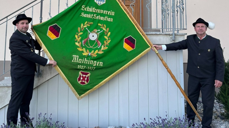 Neue Vereinsfahne zum 100-jährigen Jubiläum