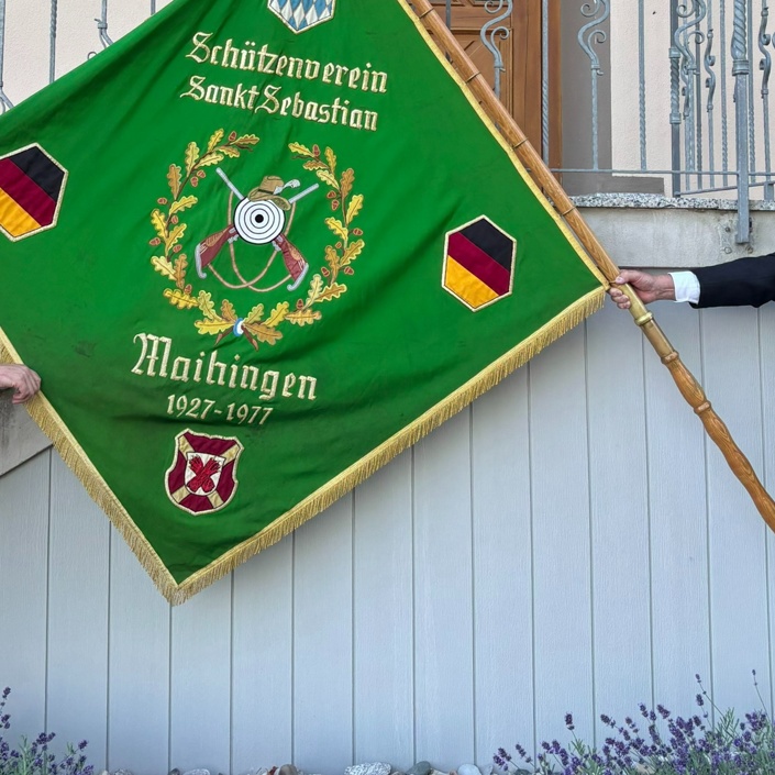 Neue Vereinsfahne zum 100-jährigen Jubiläum