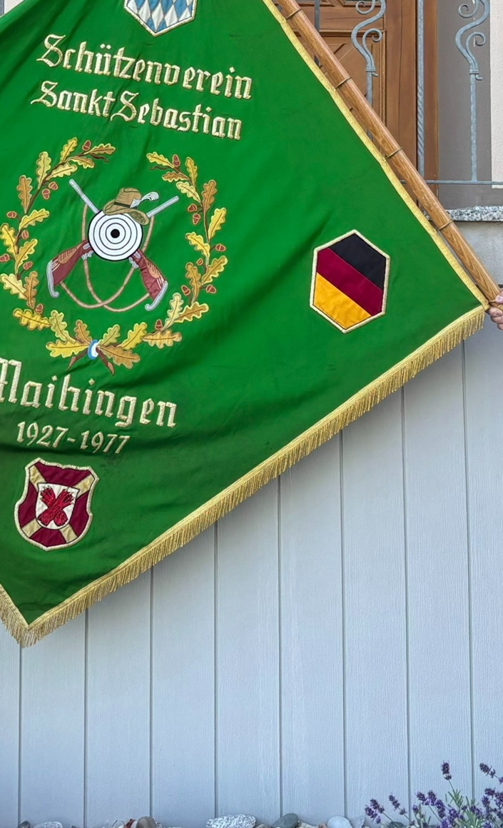 Neue Vereinsfahne zum 100-jährigen Jubiläum