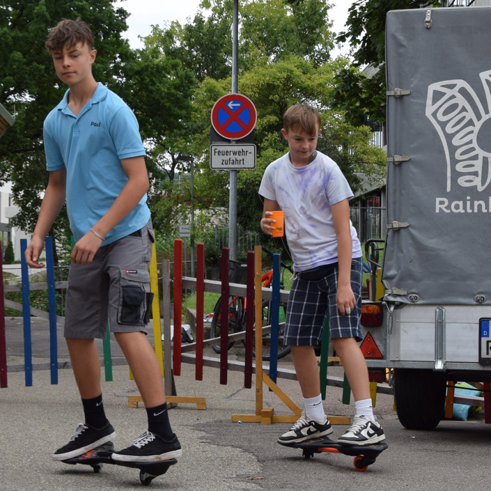 Sportgeräte und Spiele für Rainbow City