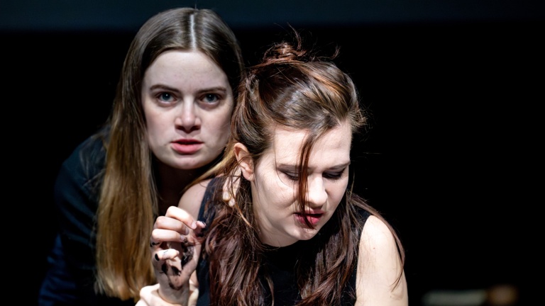 Schwarze Füße - Déracinée II : Bilinguales Theaterstück