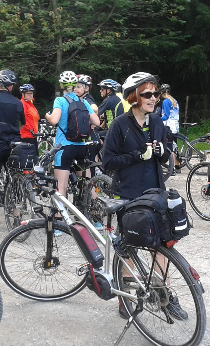 Neue Radtrikots für den Radtreff des Ski-Club Braunenberg