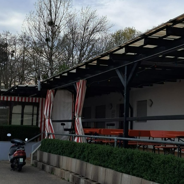 Erneuerung der Terrassenüberdachung des SV  Sportheims