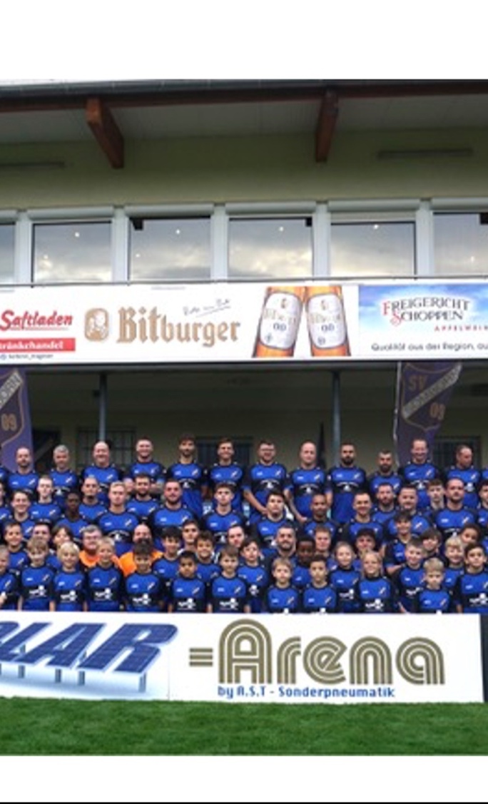 Unterhaltungsmaßnahmen der Rasenfläche des SV09 Somborn