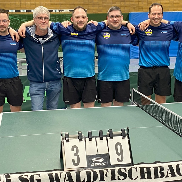 2 neue Tischtennis-Tische und einheitliche Trikots