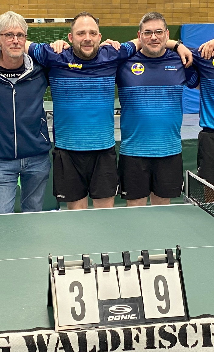 2 neue Tischtennis-Tische und einheitliche Trikots