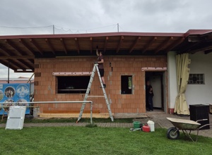 Neue Tische und Stühle für das Vereinsheim