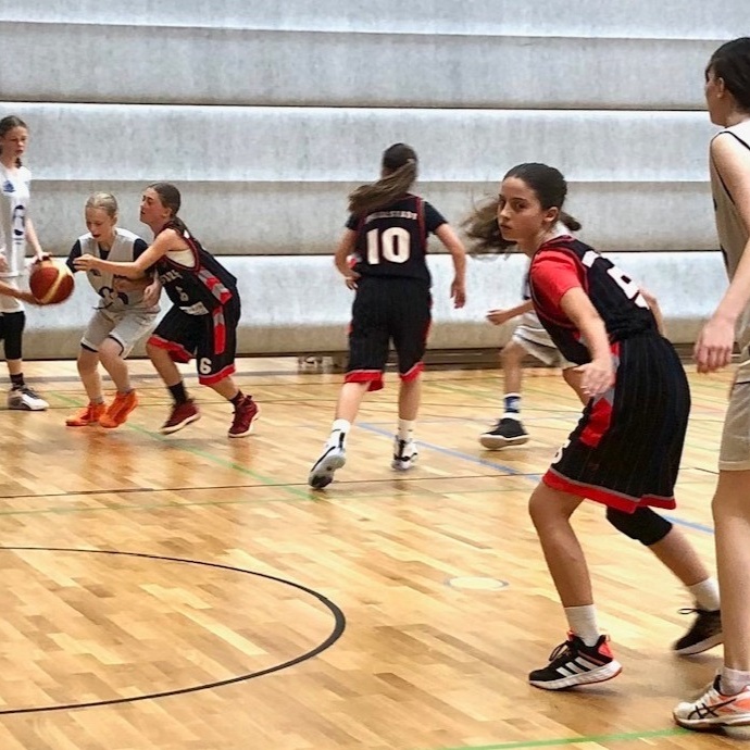 Girlspower beim Basketball