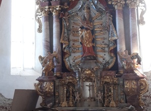 Restaurierung des Altars der Kirche in Wald