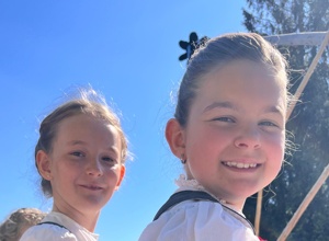 Neue Trachten für die Kindergruppe