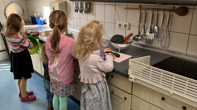 Selber Kochen für die Kita Kinder der Ev. Kita Senfkorn Atzbach