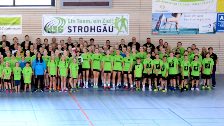 Trainingsanzüge für unsere Ehrenamtlichen