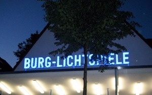 Bildschirm für das Foyer der Burg-Lichtspiele
