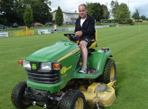 Rasenmäher für den FC Hopferstadt