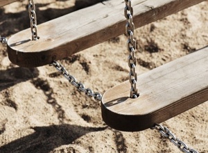 Balancierbrücke für die Kinder der AWO-Krippe