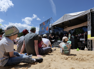„Lauter, bitte!“ – junge Stimmen, starke Technik