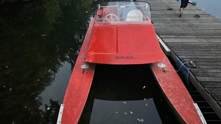 Trainer*innen-Katamaran für die Ruder-Riege der Angelaschule