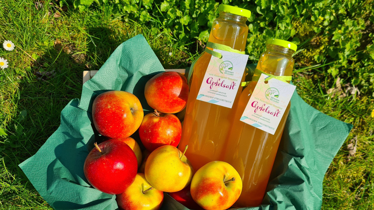 Apfelsaft von den Streuobstwiesen der Projektgruppe &amp;quot;WiesenWunder&amp;quot;