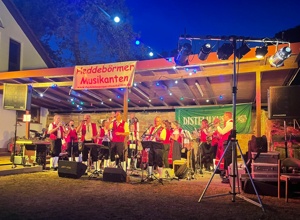 Eine neue Verstärkeranlage für die Heddebörmer Musikanten