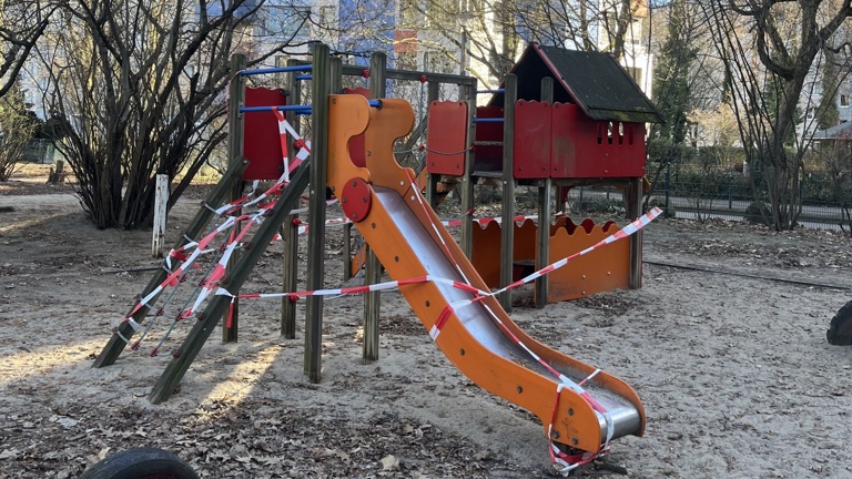 Neuer Kletterturm für die Kita Spiel- und Erlebniswelt