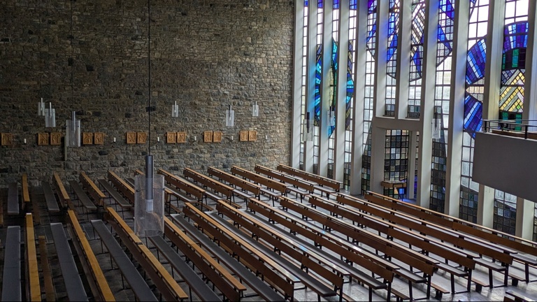 Sitzbankheizung für St. Petrus Herborn