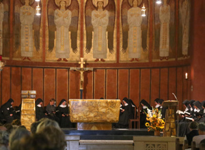 Video - Sanierung der Wandmalerei - Abtei St. Hildegard