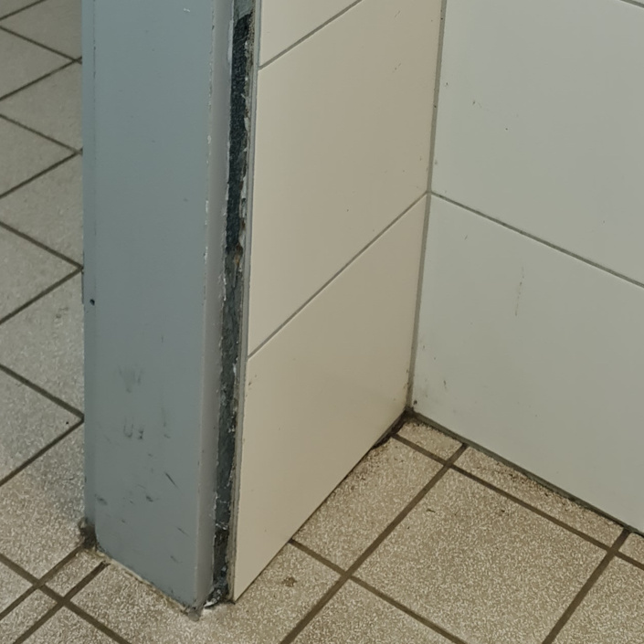 Sanierung unserer Umkleidekabine und Dusche des 1. FC Niederkassel